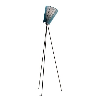 Lámpara Oslo Wood verde pie negro de Nothern. Disponible en Moisés showroom Lámpara Oslo Wood verde pie negro de Nothern. Disponible en Moisés showroom
