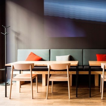 comedor con Silla Smart SI0610 Andreu World madera 311