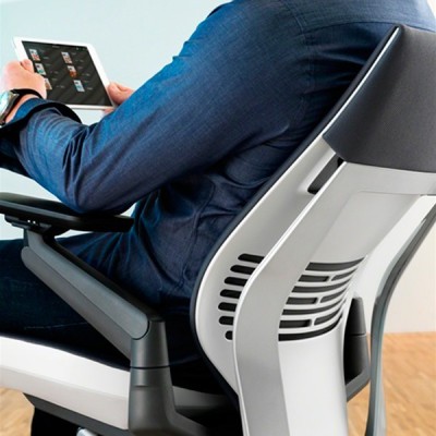 Sedia Gesture Steelcase con rivestimento dello schienale Sedia Gesture Steelcase con rivestimento dello schienale