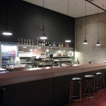 restaurante comprar Lámpara Dokka color negro de Northern Lighting. Disponible en Moisés showroom