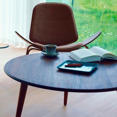 comprar Mesa CH008 100 cm nogal de Carl Hansen. Disponible en Moisés showroom comprar Mesa CH008 100 cm nogal de Carl Hansen. Disponible en Moisés showroom