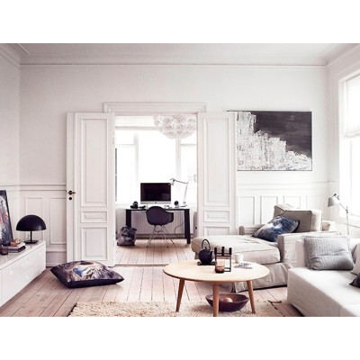 Salón con Mesa auxiliar CH008 Carl Hansen. Disponible en Moisés showroom Salón con Mesa auxiliar CH008 Carl Hansen. Disponible en Moisés showroom