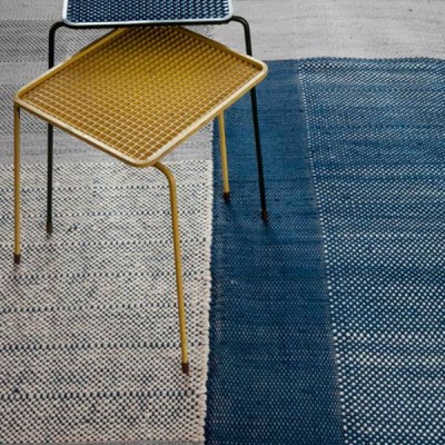 ambiente detalle Alfombra Tres azul Nanimarquina ambiente detalle Alfombra Tres azul Nanimarquina