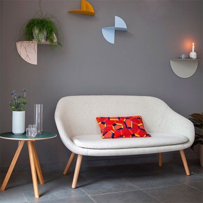 Mesa auxiliar CPH20 50 round de Hay en Moises Showroom Mesa auxiliar CPH20 50 round de Hay en Moises Showroom