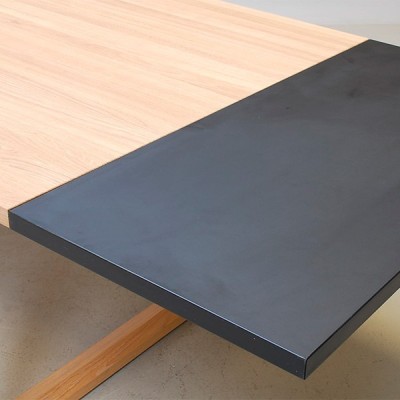 Mesa Essay extensible de Fritz Hansen en roble aceitado en Moises Showroom