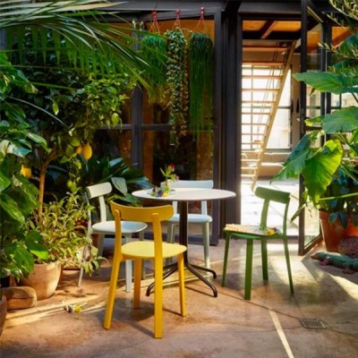 Vitra Cadeira toda em plástico Vitra Cadeira toda em plástico
