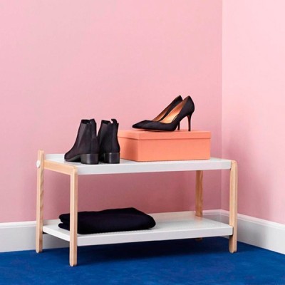 vestidor Zapatero Sko Rack en color blanco de Normann copenhagen. disponible en Moisés showroom vestidor Zapatero Sko Rack en color blanco de Normann copenhagen. disponible en Moisés showroom