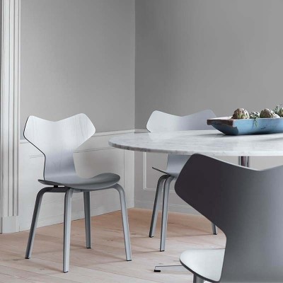 Sedia Grand Prix tinto frassino di Fritz Hansen Sedia Grand Prix tinto frassino di Fritz Hansen