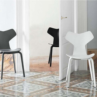 Cadeira Grand Prix manchada de cinzas por Fritz Hansen Cadeira Grand Prix manchada de cinzas por Fritz Hansen