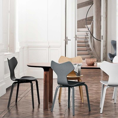 Cadeira Grand Prix manchada de cinzas por Fritz Hansen Cadeira Grand Prix manchada de cinzas por Fritz Hansen