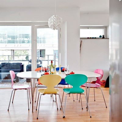 Silla Ant 4p de Jacobsen para Fritz Hansen con carcasa de fresno coloreado Silla Ant 4p de Jacobsen para Fritz Hansen con carcasa de fresno coloreado