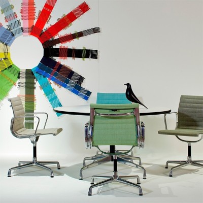 Cadeira de estofamento Hopsak Aluminum EA 104 - Vitra Cadeira de estofamento Hopsak Aluminum EA 104 - Vitra