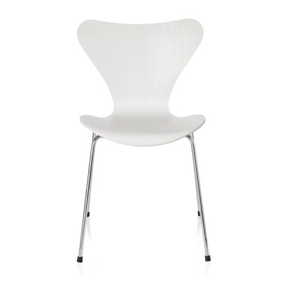 Series 7 chair in Fritz Hansenstained ash Series 7 chair in Fritz Hansenstained ash