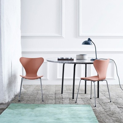 Cadeira da série 7 em cinza manchado de Fritz Hansen Cadeira da série 7 em cinza manchado de Fritz Hansen