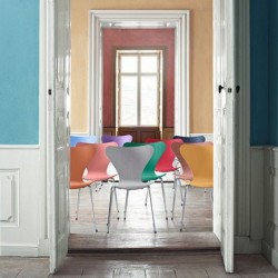 Silla Series 7 de fresno teñido de Fritz Hansen Silla Series 7 de fresno teñido de Fritz Hansen