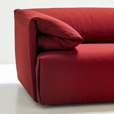 ambiente detalle brazo Sofá Wallace Perobell ambiente detalle brazo Sofá Wallace Perobell