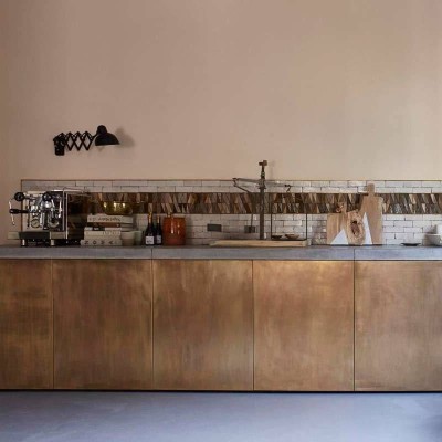 cocina con Lámpara de pared Kaiser color negro de Fritz Hansen cocina con Lámpara de pared Kaiser color negro de Fritz Hansen