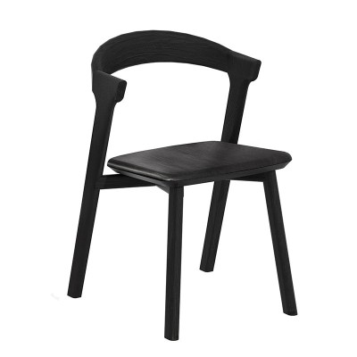 Silla Bok con asiento cuero negro de Ethnicraft en Moises Showroom