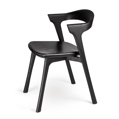 Silla Bok con asiento cuero negro de Ethnicraft en Moises Showroom