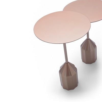 Mesa Burin Mini de Viccarbe en Moises Showroom Mesa Burin Mini de Viccarbe en Moises Showroom