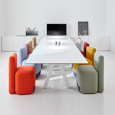 Season chair de Viccarbe en Moises Showroom Season chair de Viccarbe en Moises Showroom