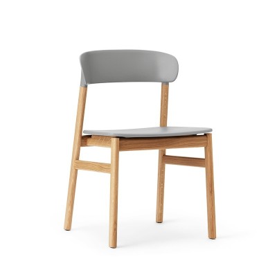 Silla Herit color gris acabado roble natural de Normann Copenhagen en Moises Showroom Silla Herit color gris acabado roble natural de Normann Copenhagen en Moises Showroom
