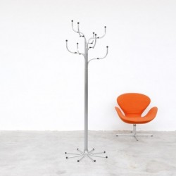 Perchero Coat Tree de Fritz Hansen ambiente 2 Perchero Coat Tree de Fritz Hansen ambiente 2