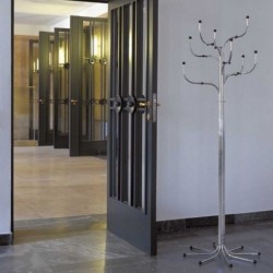 Perchero Coat Tree de Fritz Hansen ambiente 4 Perchero Coat Tree de Fritz Hansen ambiente 4