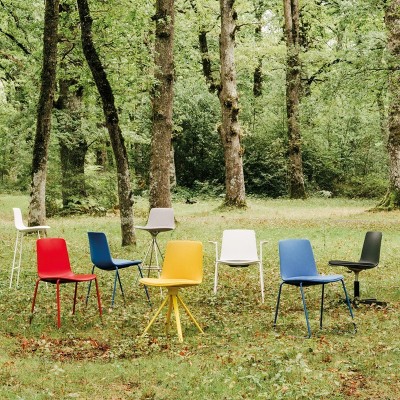 Silla Lottus monocolor con base 4 pies de Enea Silla Lottus monocolor con base 4 pies de Enea