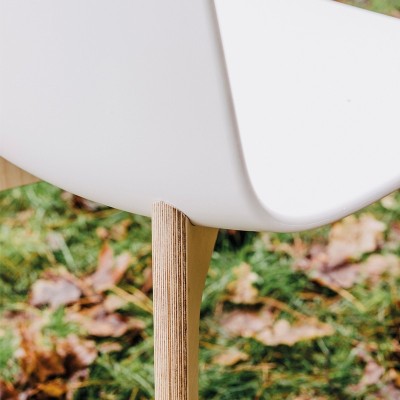 Silla Lottus Wood de Enea en Moises Showroom Silla Lottus Wood de Enea en Moises Showroom