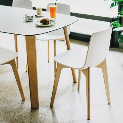 Silla Lottus Wood de Enea en Moises Showroom Silla Lottus Wood de Enea en Moises Showroom