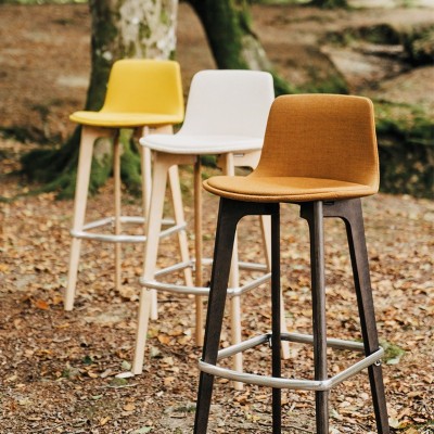 Taburete Lottus wood de Enea en Moises Showroom Taburete Lottus wood de Enea en Moises Showroom