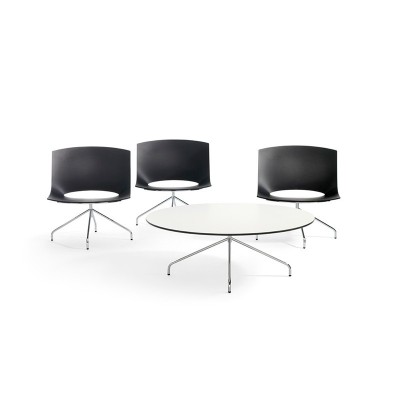 Butaca Oh! de Enea Design con base cromada en Moises Showroom Butaca Oh! de Enea Design con base cromada en Moises Showroom