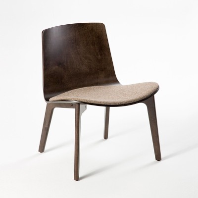 Butaca Lottus Lounge con asiento tapizado en Moises Showroom Butaca Lottus Lounge con asiento tapizado en Moises Showroom