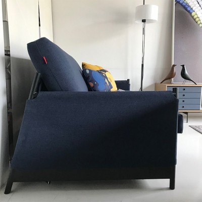 Sofá cama Neat de Innovation color azul en Moises Showroom Sofá cama Neat de Innovation color azul en Moises Showroom