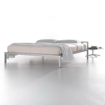 Cama de alumínio by MDF Italia Cama de alumínio by MDF Italia