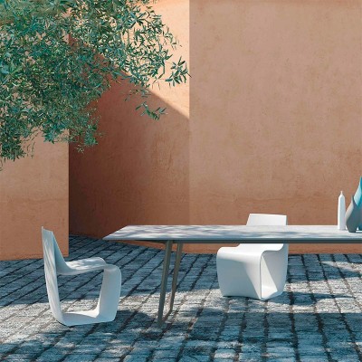 Silla de exterior Sign Matt de MDF en Moises Showroom Silla de exterior Sign Matt de MDF en Moises Showroom