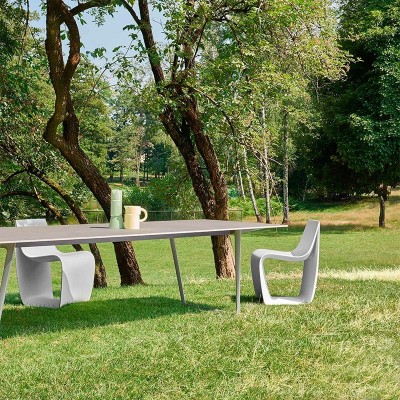 Silla de exterior Sign Matt de MDF en Moises Showroom Silla de exterior Sign Matt de MDF en Moises Showroom