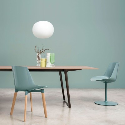 Silla Flow con base giratoria de pie central de MDF Italia en Moises Showroom Silla Flow con base giratoria de pie central de MDF Italia en Moises Showroom