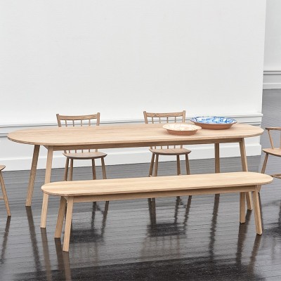 Table de salle à manger à pieds triangulaires de HAY Table de salle à manger à pieds triangulaires de HAY