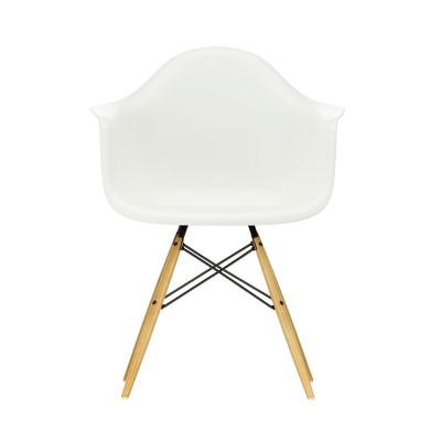Silla DAW original diseñada por Charles&Ray Eames para Vitra en Moises Showroom Silla DAW original diseñada por Charles&Ray Eames para Vitra en Moises Showroom