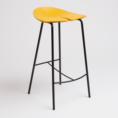 Taburete ANT de Ondarreta en Moises Showroom Taburete ANT de Ondarreta en Moises Showroom