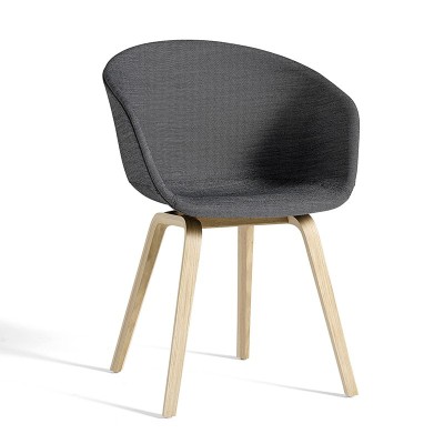 Silla tapizada AAC23 de HAY en Moises Showroom Silla tapizada AAC23 de HAY en Moises Showroom