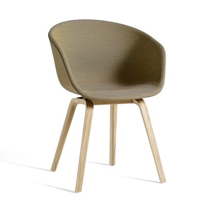 Silla tapizada AAC23 de HAY en Moises Showroom Silla tapizada AAC23 de HAY en Moises Showroom