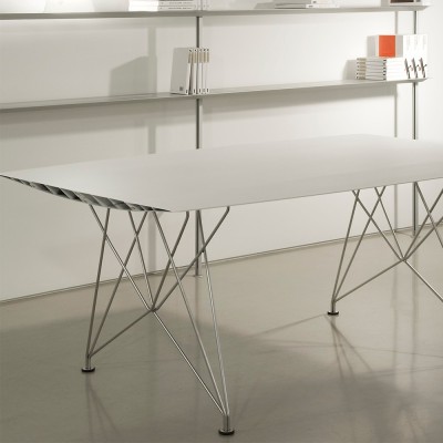 Mesa Table B Steel de BD Barcelona en Moises Showroom Mesa Table B Steel de BD Barcelona en Moises Showroom