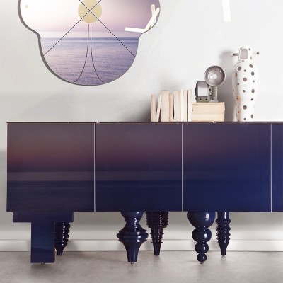 Aparador Showtime Multileg de BD Barcelona diseñado por Jaime Hayon en Moises Showroom Aparador Showtime Multileg de BD Barcelona diseñado por Jaime Hayon en Moises Showroom