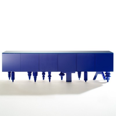 Aparador Showtime Multileg de BD Barcelona diseñado por Jaime Hayon en Moises Showroom Aparador Showtime Multileg de BD Barcelona diseñado por Jaime Hayon en Moises Showroom