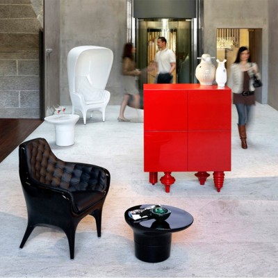 Aparador Showtime Multileg de BD Barcelona diseñado por Jaime Hayon en Moises Showroom Aparador Showtime Multileg de BD Barcelona diseñado por Jaime Hayon en Moises Showroom