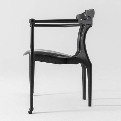 Silloncito Gaulino de BD Barcelona en Moises Showroom Silloncito Gaulino de BD Barcelona en Moises Showroom