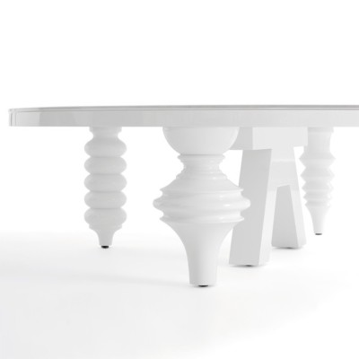 Mesa baja Multileg lacada de BD Barcelona en Moises Showroom Mesa baja Multileg lacada de BD Barcelona en Moises Showroom